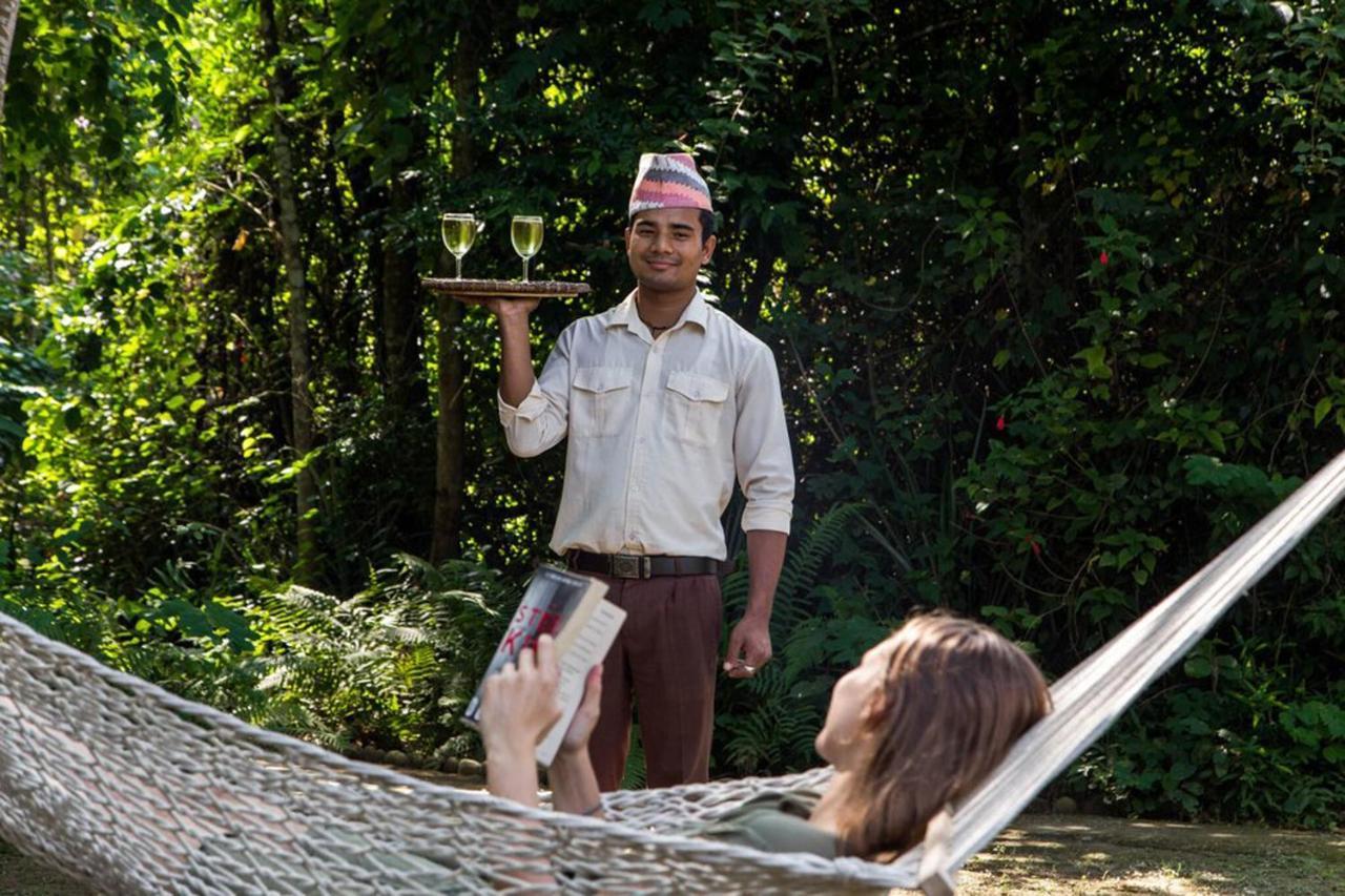 Tiger Tops Tharu Lodge Chitwan Buitenkant foto